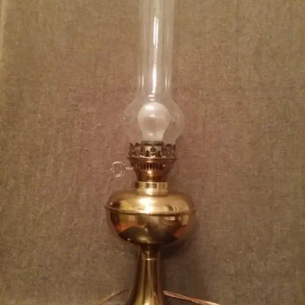 Vintage Brass Oil Style Electric Table Lamp - 22.5 inches height